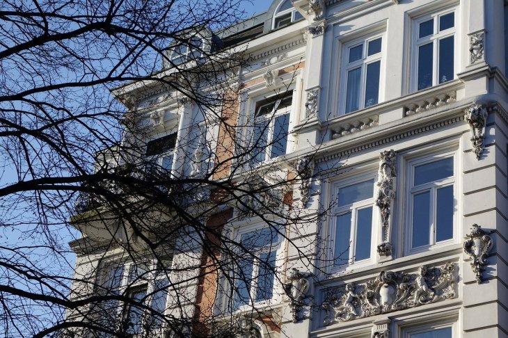 real-estate-3331162_1280