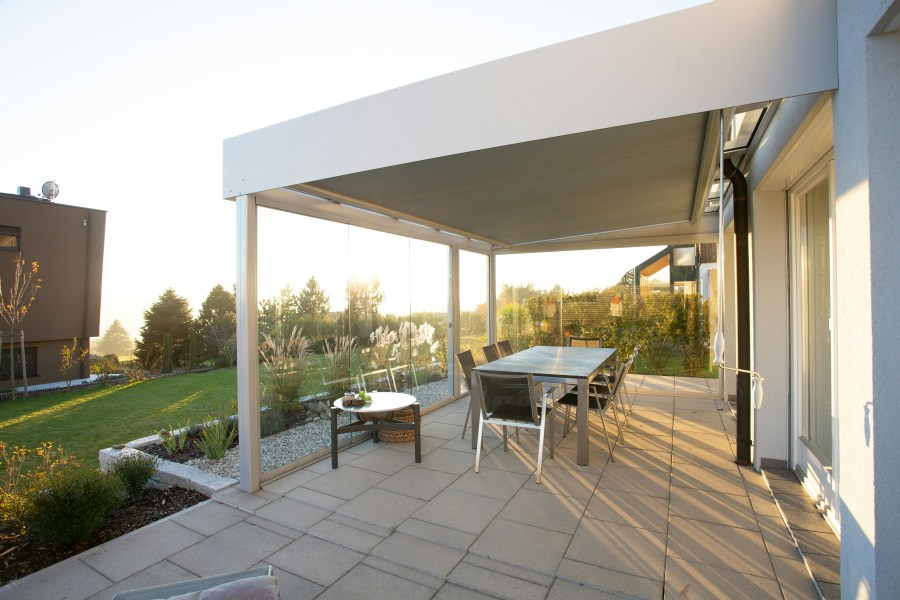 Guide d&rsquo;achat d&rsquo;une pergola pour votre maison : aluminium vs autres&nbsp;matériaux